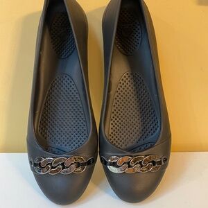 BLACK CROCS BALLET FLATS SIZE 8 - EXCELLENT CONDITION